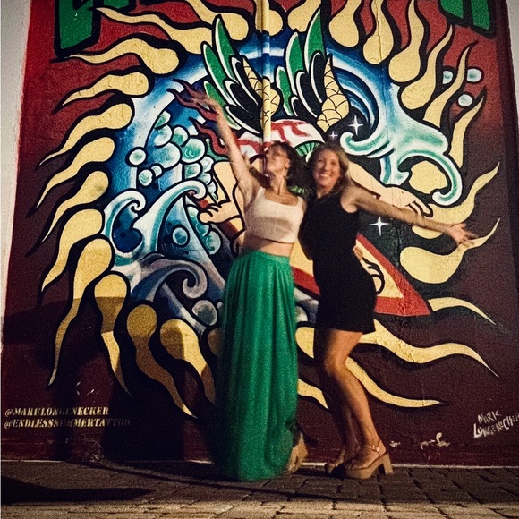 Green flowy skirt. - Picture 4 of 4